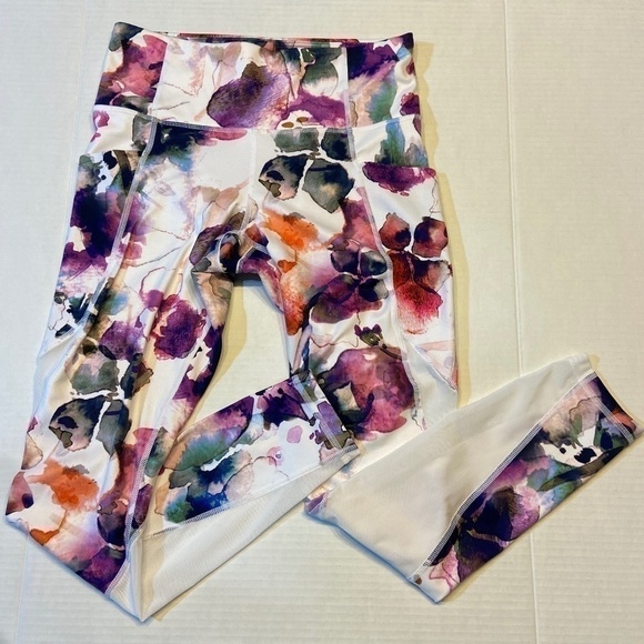 Athleta Pants - Athleta Women Small White Floral Mudra Capri Leggings Mid RIse with Mesh Windows